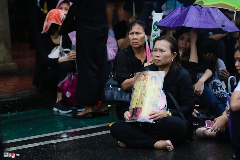 Chum anh nguoi Thai doi mua cho vieng Quoc vuong Bhumibol-Hinh-5